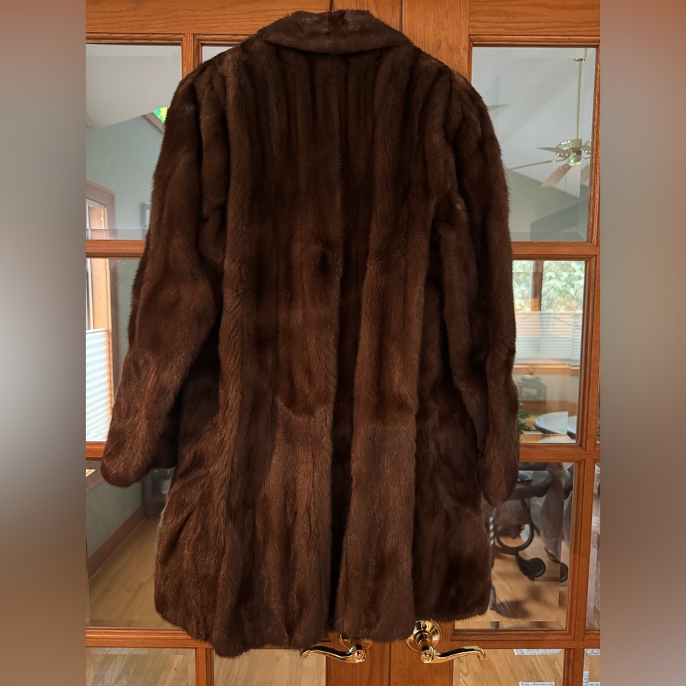 Vintage Real 100% Mink Ladies Fur Coat in Chocolate Brown - Picture 12 of 15